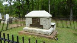 Image of Francis Marion grave site on Belle Island Plantation Cemetery