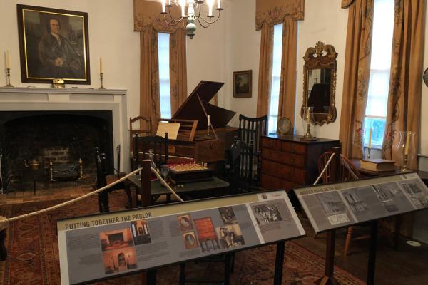 Image of the interior living room of the Hanover House