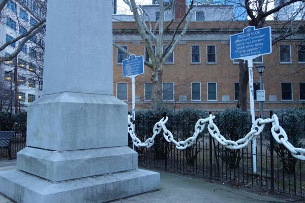 Photo of DAR monument commemorating the Battle of Paulus Hook in Paulus Hook Park