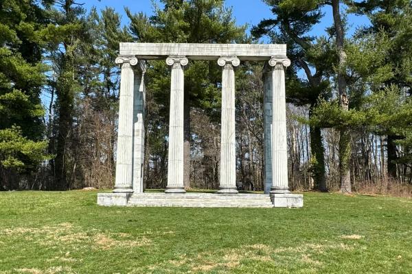 Colonnade & Gravesite at the Princeton Battlefield