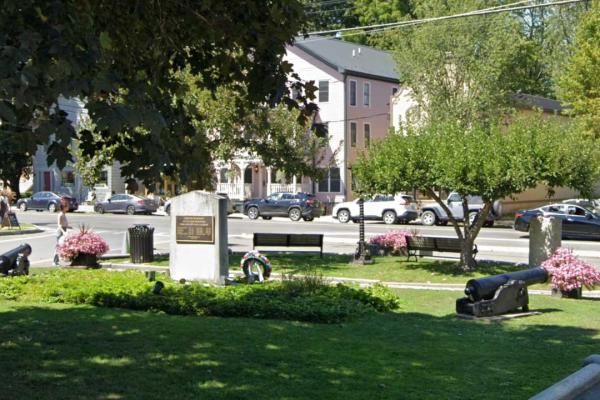 Knox Trail Marker 26 (Kinderhook Village Green)