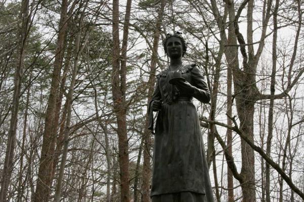 Kerenhappuch Norman Turner Statue Photographed by David Walbert for Learn NC