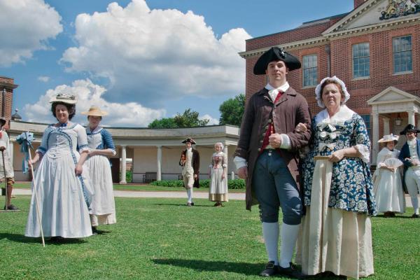 Photo of living historians outside of Tryon Palace taken by Zach Frailey
