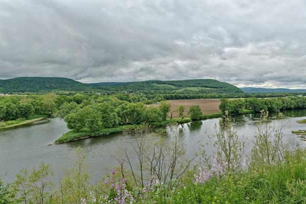 Newtown Queen Esters River Overlook