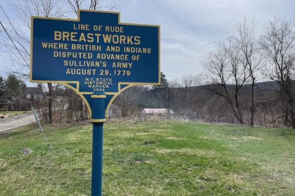 Loyalist Breastworks sign at Newtown