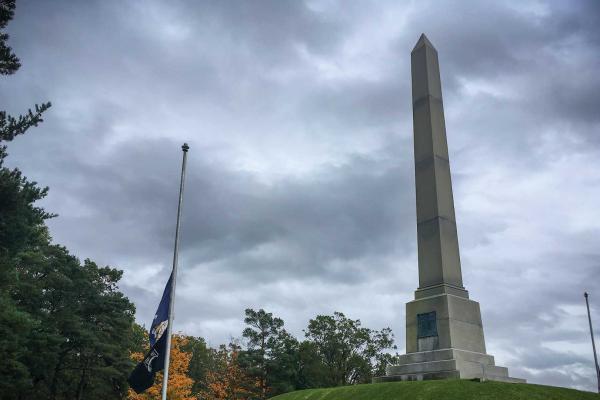 Monument at Newtown photographed by Jennifer Goellnitz