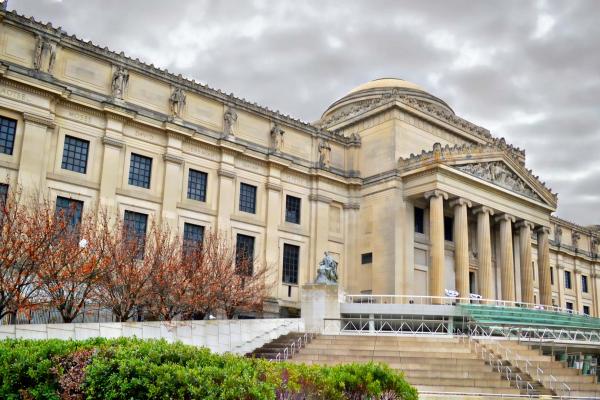 Photograph of the front of the Brooklyn Museum