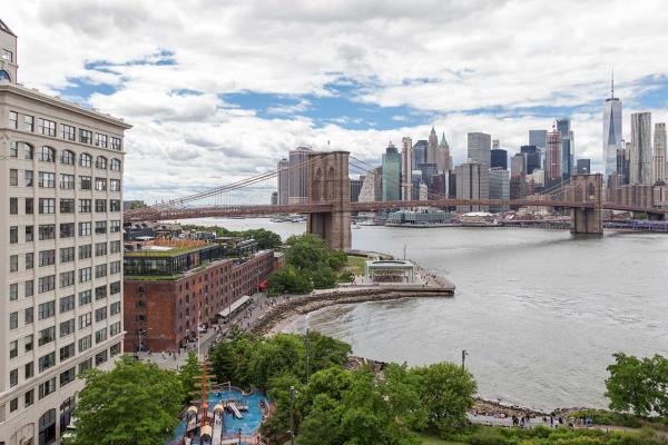 View of Brooklyn Bridge Park