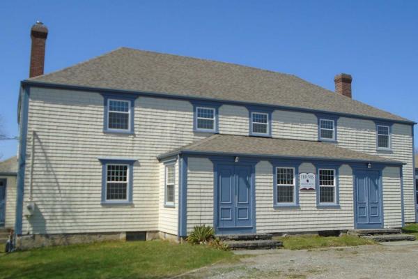 Front view of the Portsmouth Friends Meeting House