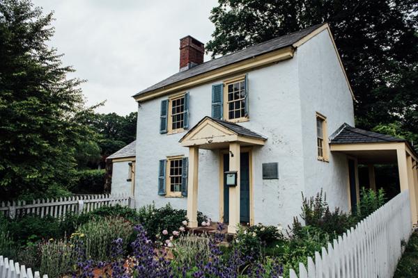 The Johnson Ferry House circa‑1740 gambrel-roof farmhouse and ordinary (tavern) where Washington stayed after crossing the Delaware.