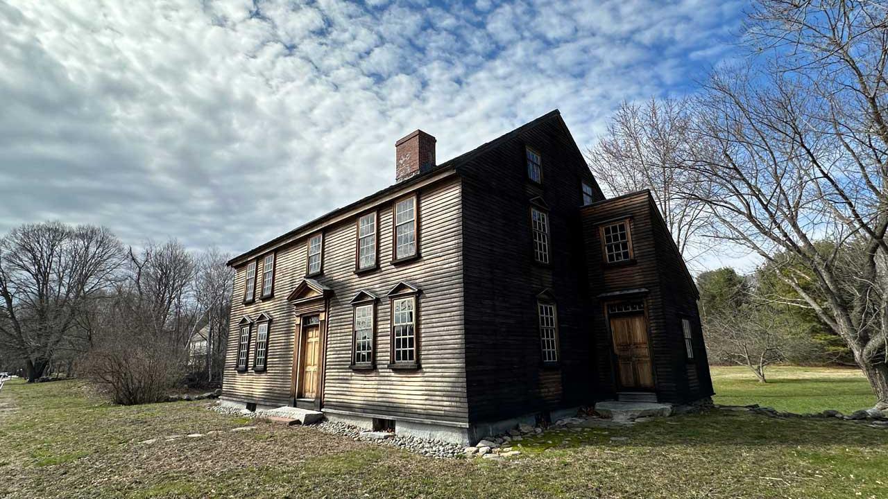 Photo of the Barrett House's exterior