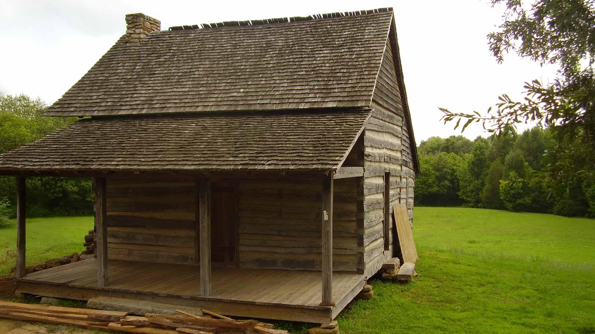 Cabin on the grounds of the Ramsour's Mill Battleground