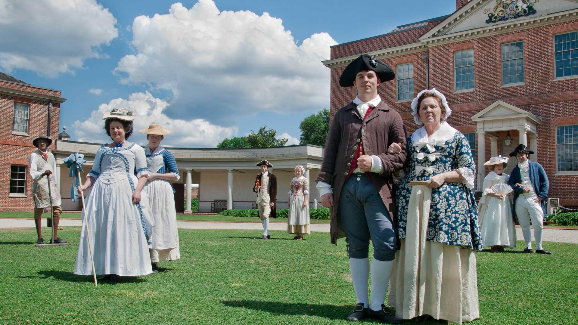 Photo of living historians outside of Tryon Palace taken by Zach Frailey