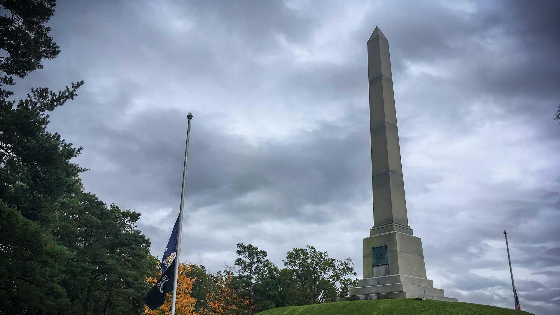 Monument at Newtown photographed by Jennifer Goellnitz