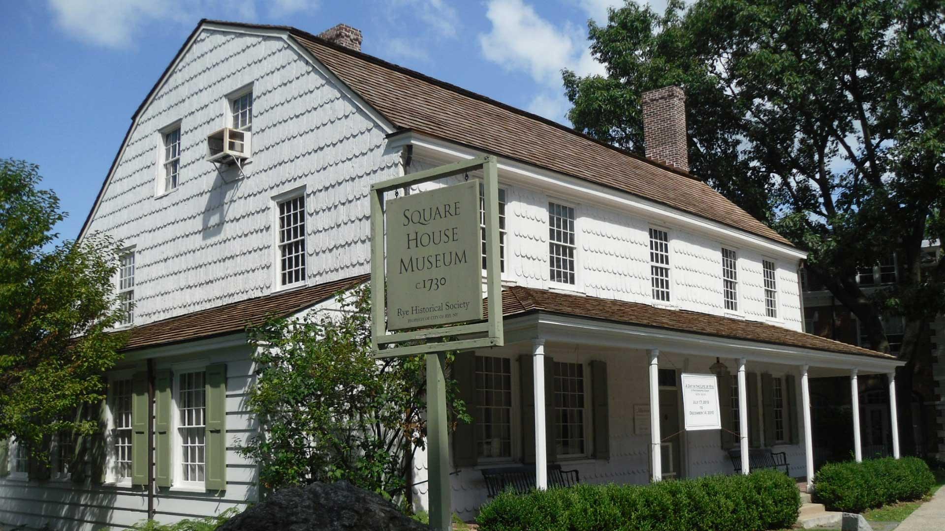 Photograph of the facade of the Square House Museum by Doug Kerr