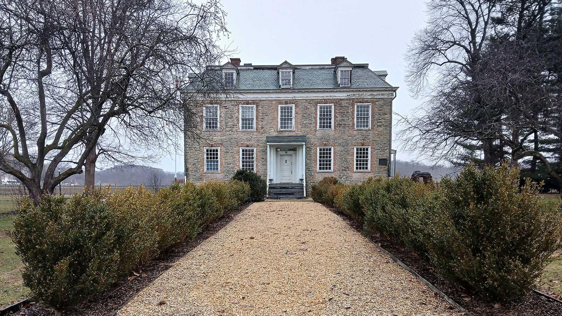 Front yard of the Van Cortlandt Mansion photographed by Ryan Ng