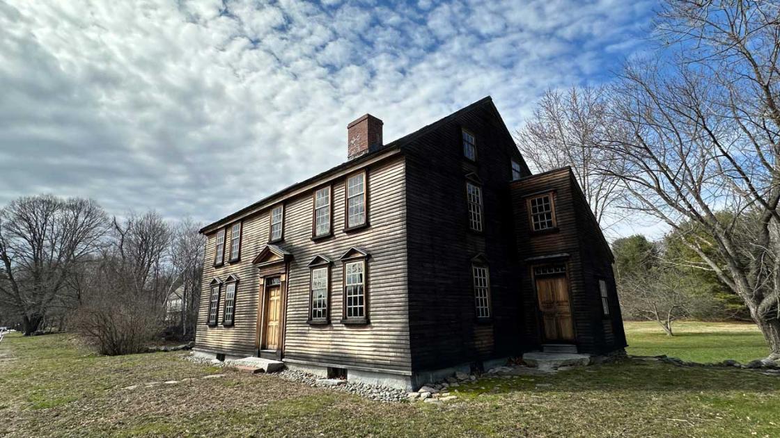 Photo of the Barrett House's exterior