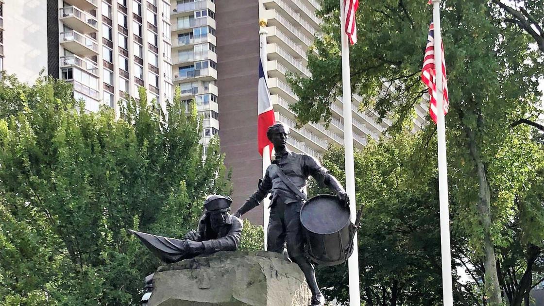 Monument dedicated to the evacuation of Fort Lee
