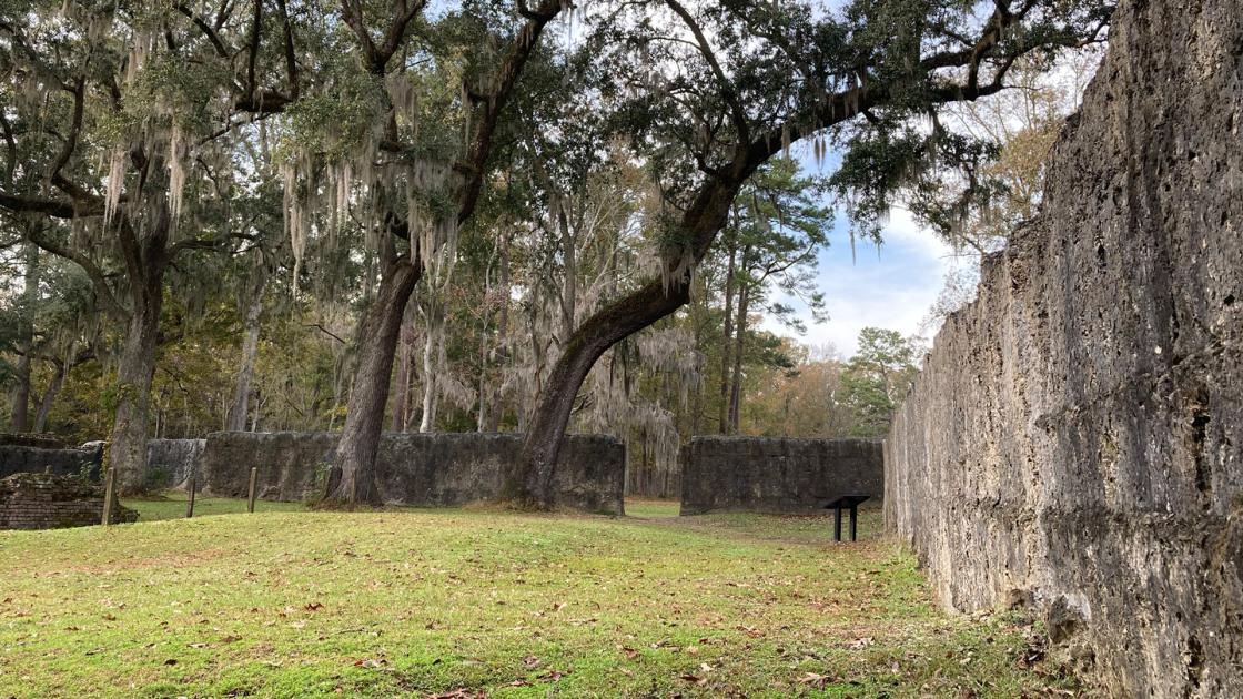 Fort Dorchester Walls