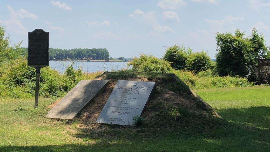 Fort Watson Memorial Plaques