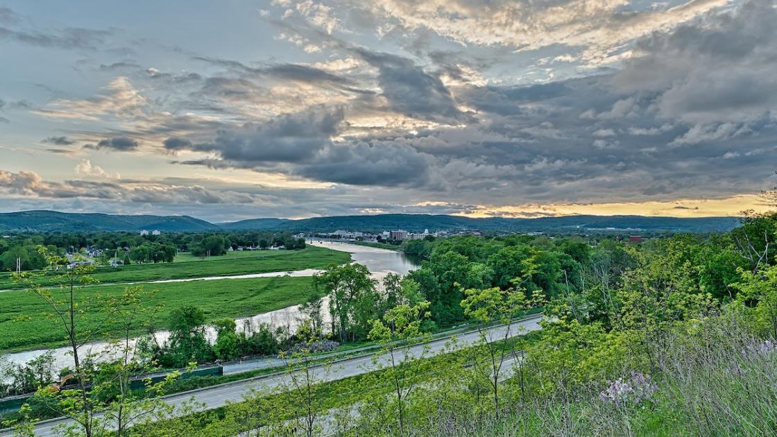 Newtown River Overlook photographed by Brandon Hull