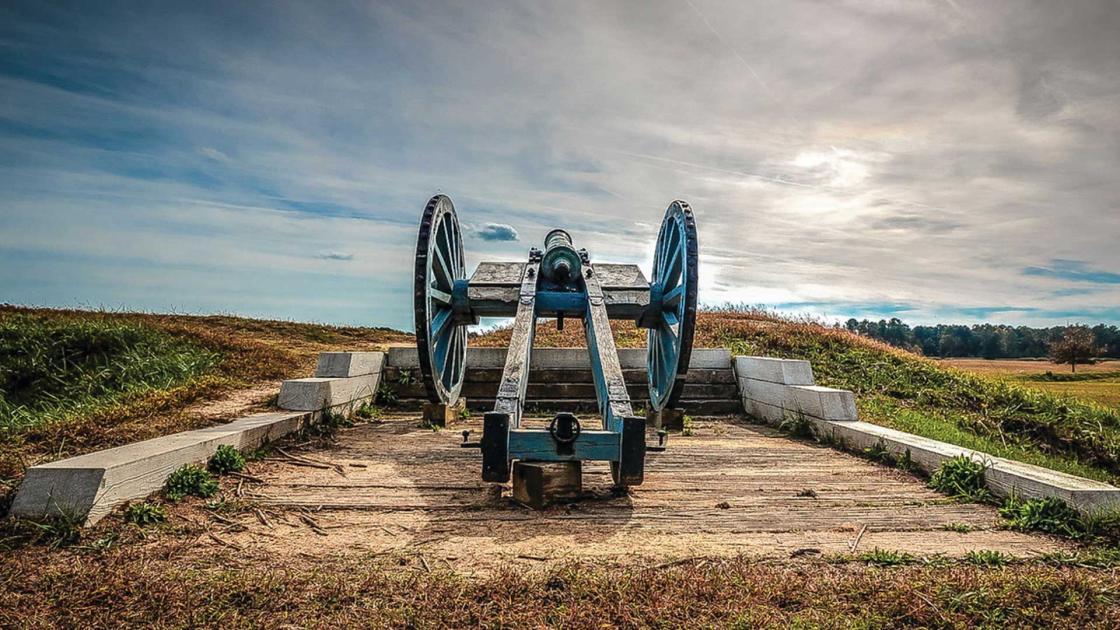 Photo depicting cannons along the British earthworks at Yorktown